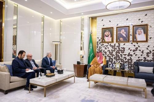 رایزنی سفیر ایران با وزیر کشور عربستان درباره ی حج